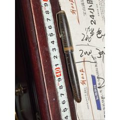 老派克14K金筆、筆桿沒有裂、后尾擰不開、筆尖自己看、拍好不退不換