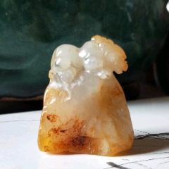 旧藏珍品纯手工雕刻寿山石印章。名人雕刻,雕工精细,深度高浮雕 旧藏珍品纯手工雕刻寿山石印章。名人雕刻,雕工精细,深度高浮雕