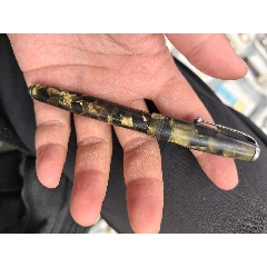 一支金的鋼筆拍賣(mài)