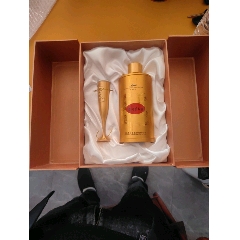 貴賓擺件一套少手提袋品相如圖所見即所得