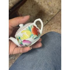 五六七老楓溪彩繪描金小茶壺，完整，如圖所見(jiàn)發(fā)貨