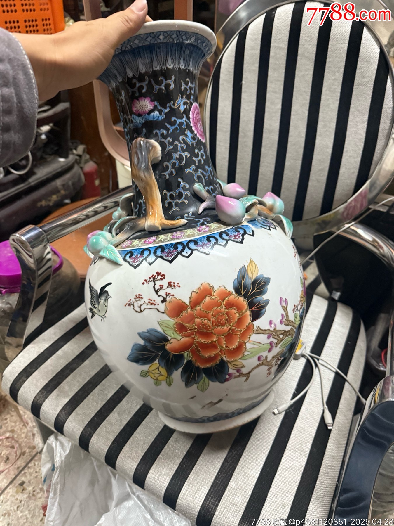 老彩繪描金堆塑壽桃花鳥(niǎo)天球瓶，完整，工藝精美，如圖所見(jiàn)發(fā)貨_價(jià)格39元_第1張_