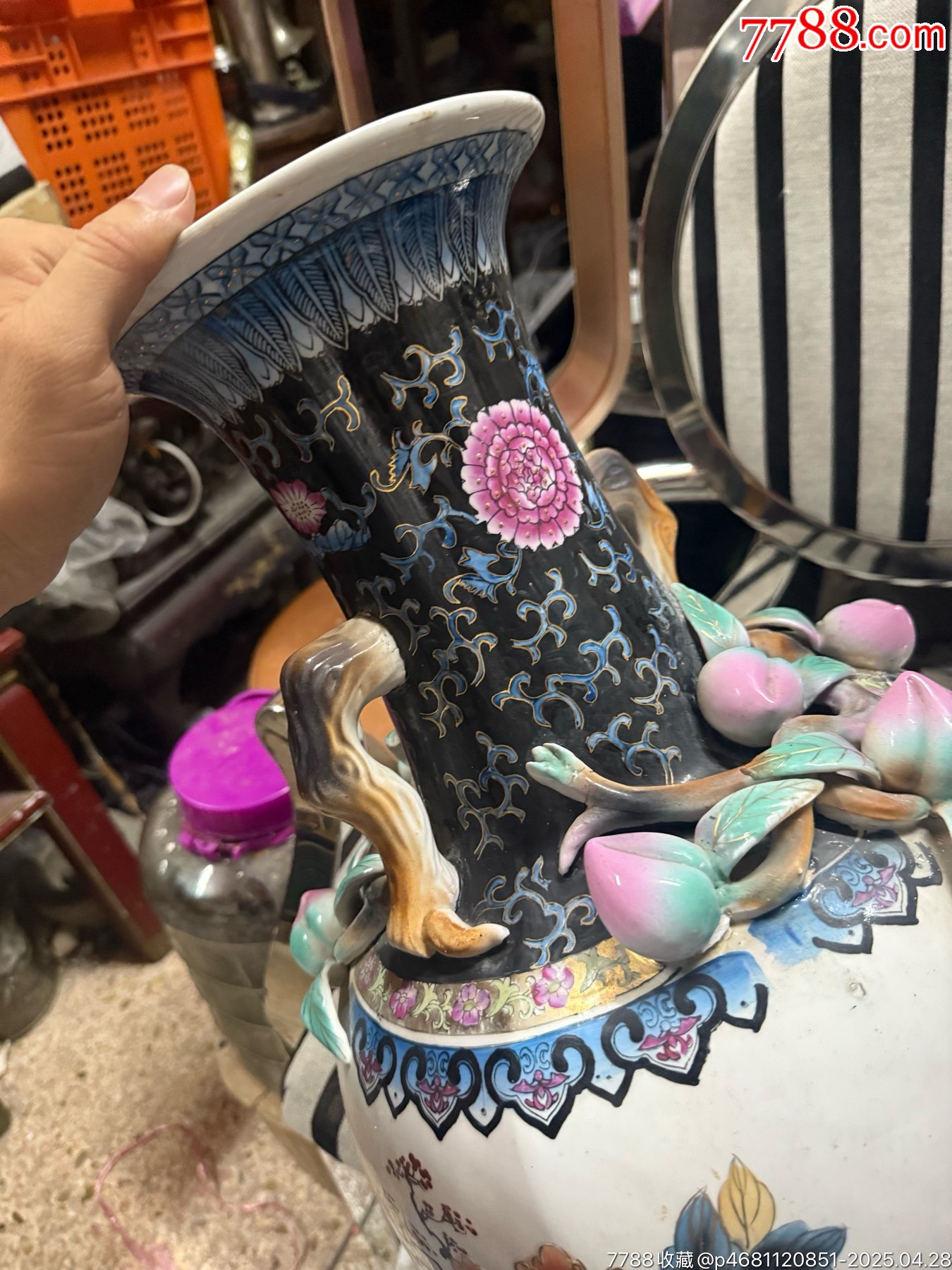 老彩繪描金堆塑壽桃花鳥(niǎo)天球瓶，完整，工藝精美，如圖所見(jiàn)發(fā)貨_價(jià)格39元_第11張_