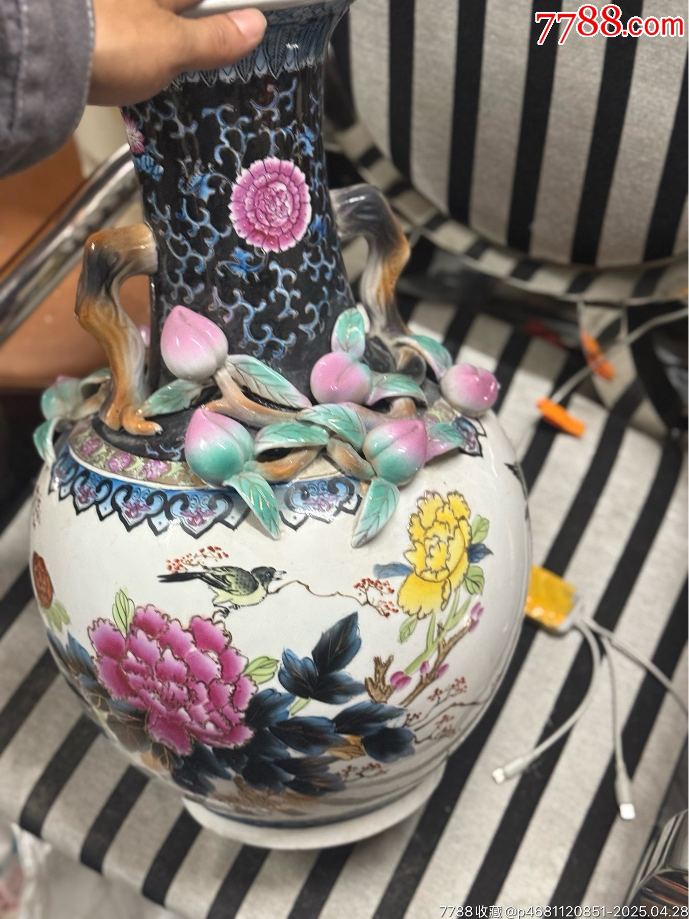老彩繪描金堆塑壽桃花鳥(niǎo)天球瓶，完整，工藝精美，如圖所見(jiàn)發(fā)貨_價(jià)格39元_第14張_
