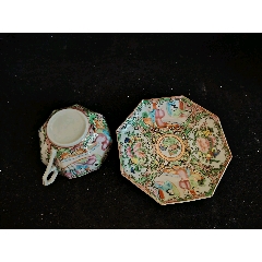 清晚期同治光緒廣彩人物八方杯碟，一方頂十圓，品相全品，無(wú)后天人為瑕疵尺寸：盤(pán)子1(zc41136026)