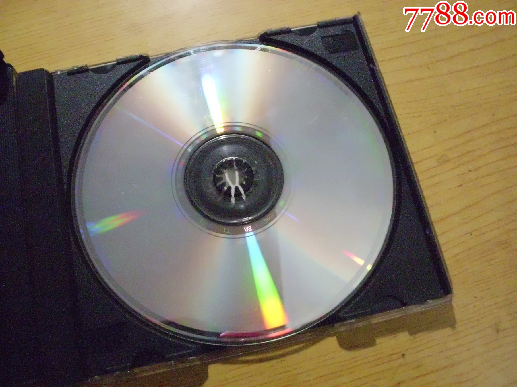 張國(guó)榮：告別樂壇演唱會(huì)（2CD.T113.透光點(diǎn)少.細(xì)紋多.正常播放）_價(jià)格195元【寶大洋】_第14張_