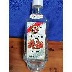 九十年代老酒瓶一個，