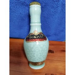 八十年代青瓷老酒瓶，早期繁體（雙溝大曲）酒版，