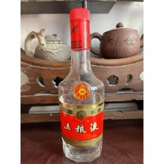 五糧液酒瓶