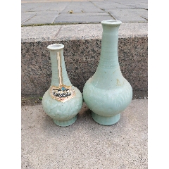 九十年代青瓷老酒瓶一對(duì)，半斤和一斤。