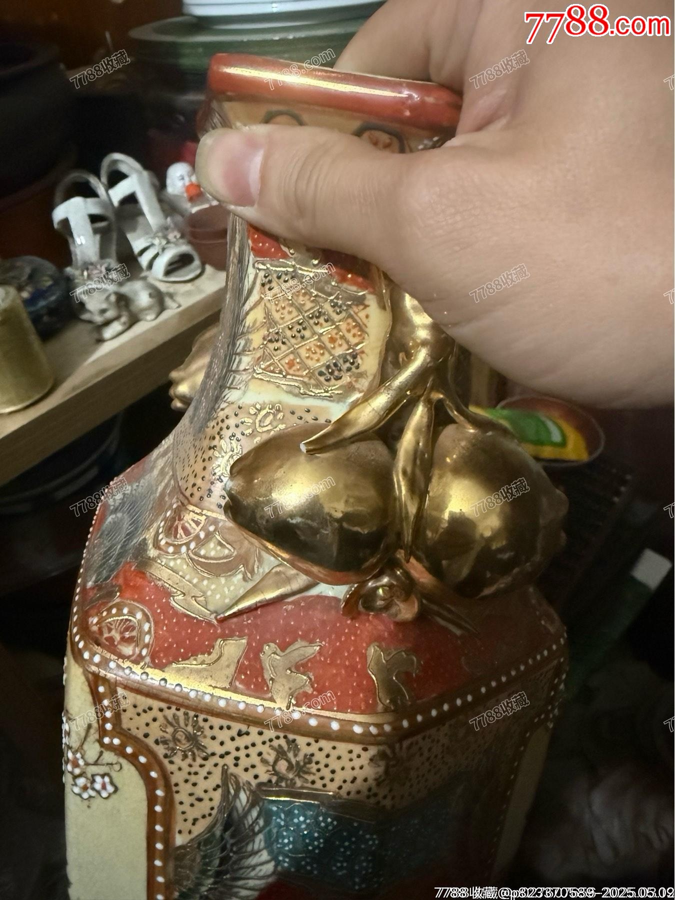1996年的老彩繪描金人物童子壽桃雙耳六方瓶，精工細(xì)作，滿工滿彩描金_價(jià)格39元_第4張_