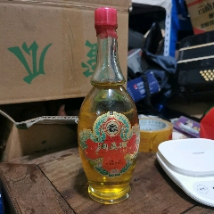 早期少見酒版，洞庭酒，原膜有裂。僅限收藏。