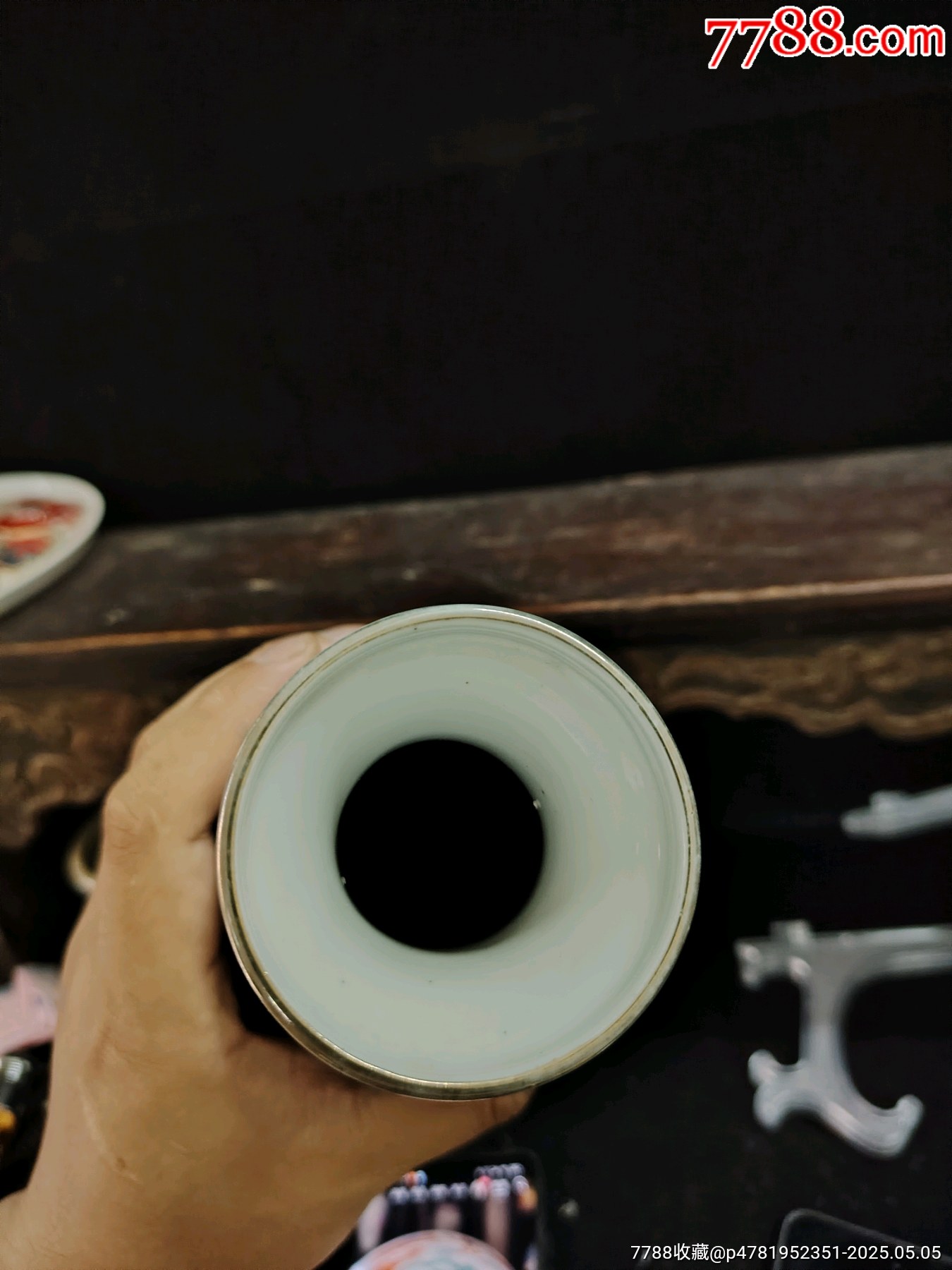 創(chuàng)匯時期五十年代細(xì)路粉彩描金麻姑獻(xiàn)壽金章金款賞瓶尺寸：20.5cm左右品相：_價格589元_第5張_
