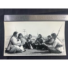 英姿颯爽，不愛(ài)紅裝愛(ài)武裝……文*原版，尺寸：25x14厘米