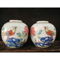 解放初細路粉彩錦雞牡丹罐子一對高度：13cm品相：全品，這個全網(wǎng)唯一，彩非常