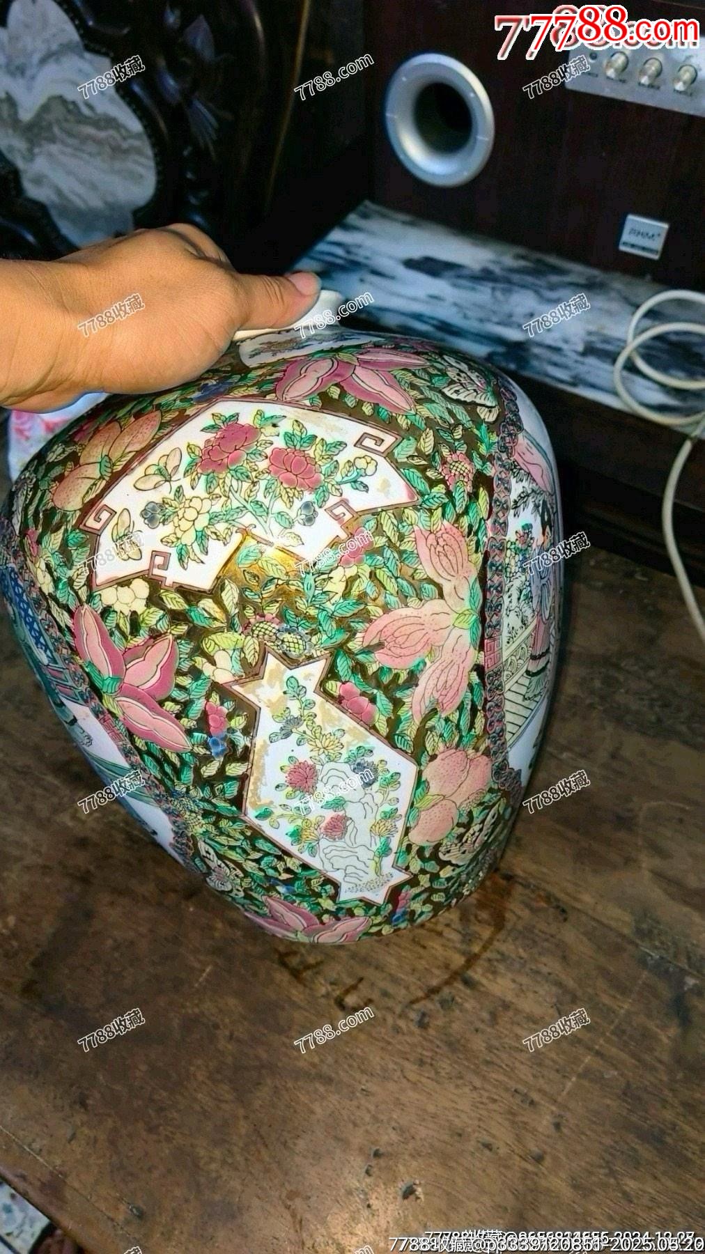 老廣彩人物大瓶大罐滿彩滿工精工細(xì)作，口邊有一點(diǎn)點(diǎn)修補(bǔ)，如圖所示發(fā)貨_價(jià)格153元_第3張_