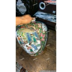老廣彩人物大瓶大罐滿(mǎn)彩滿(mǎn)工精工細(xì)作，口邊有一點(diǎn)點(diǎn)修補(bǔ)，如圖所示發(fā)貨_彩繪瓷/彩瓷_￥153