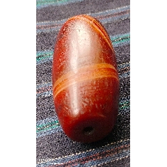 大號千年纏絲瑪瑙天珠。_