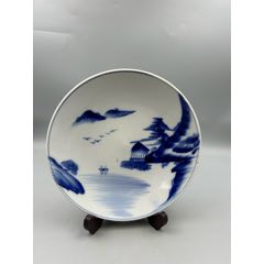手繪青花山水大雁帆船紋大賞盤，全品