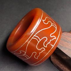 珍藏多年鑲嵌銀絲龍鳳呈祥扳指_