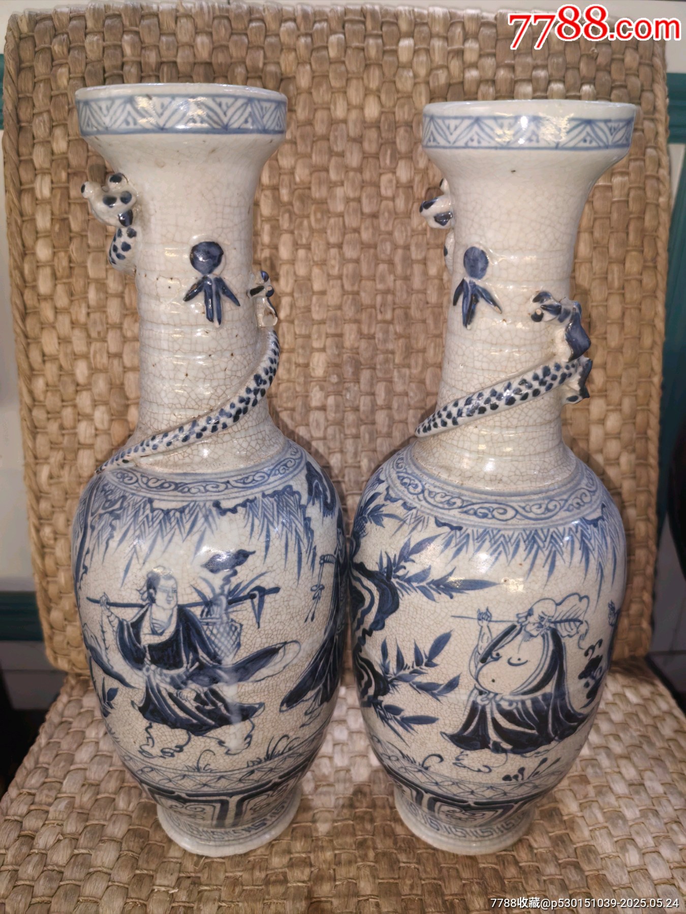 老青花瓷八仙人物堆塑龍紋瓶一對(duì)，一只龍頭有點(diǎn)老磕其他完好品佳！_價(jià)格3888元_第7張_