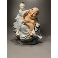 567瓷器／大師作品／潮州市楓溪林鴻禧大師作品《童子和佛》／高20公分寬18公分