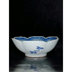 清乾隆青花山水圖花口碗