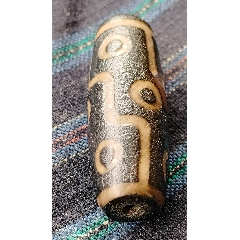 千年火供九眼折線天珠:_