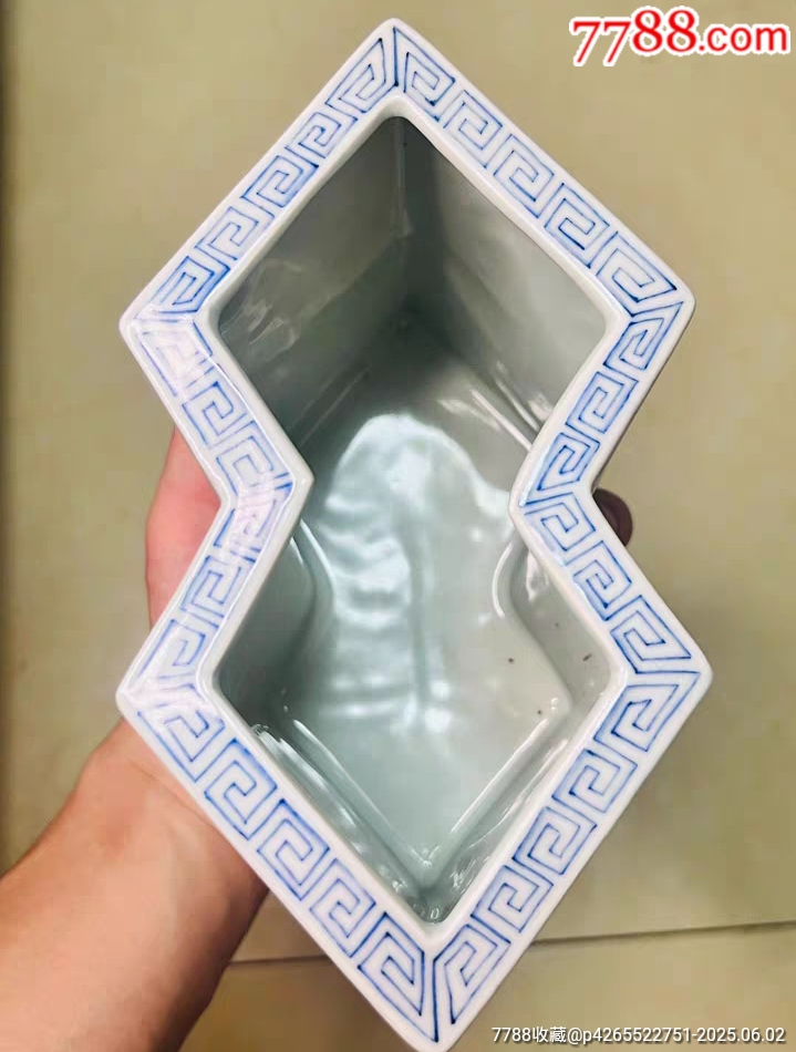 清.乾隆青花海水云龍紋異型筆筒_價格1280元_第4張_