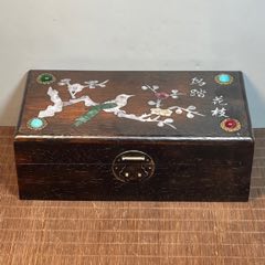 舊藏血檀木鑲貝殼珠子雕刻扣盒首飾盒_