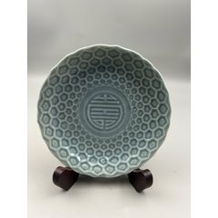 藍釉浮雕壽字盤，瓷潤手感好，全品