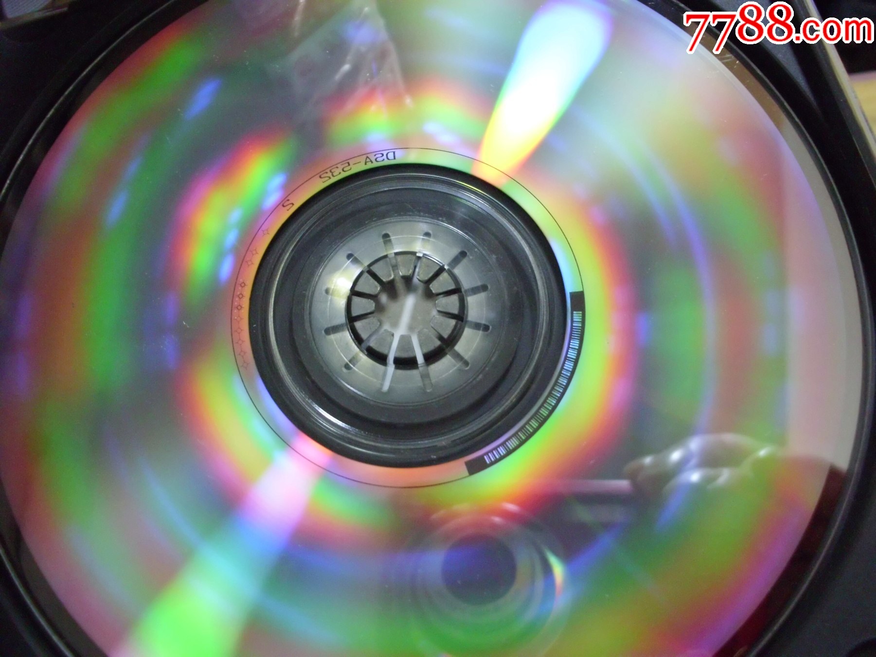 山口百惠.厚盒裝2CD（有側(cè)標(biāo)+33張畫片+歌紙）_價格48元【寶大洋】_第13張_