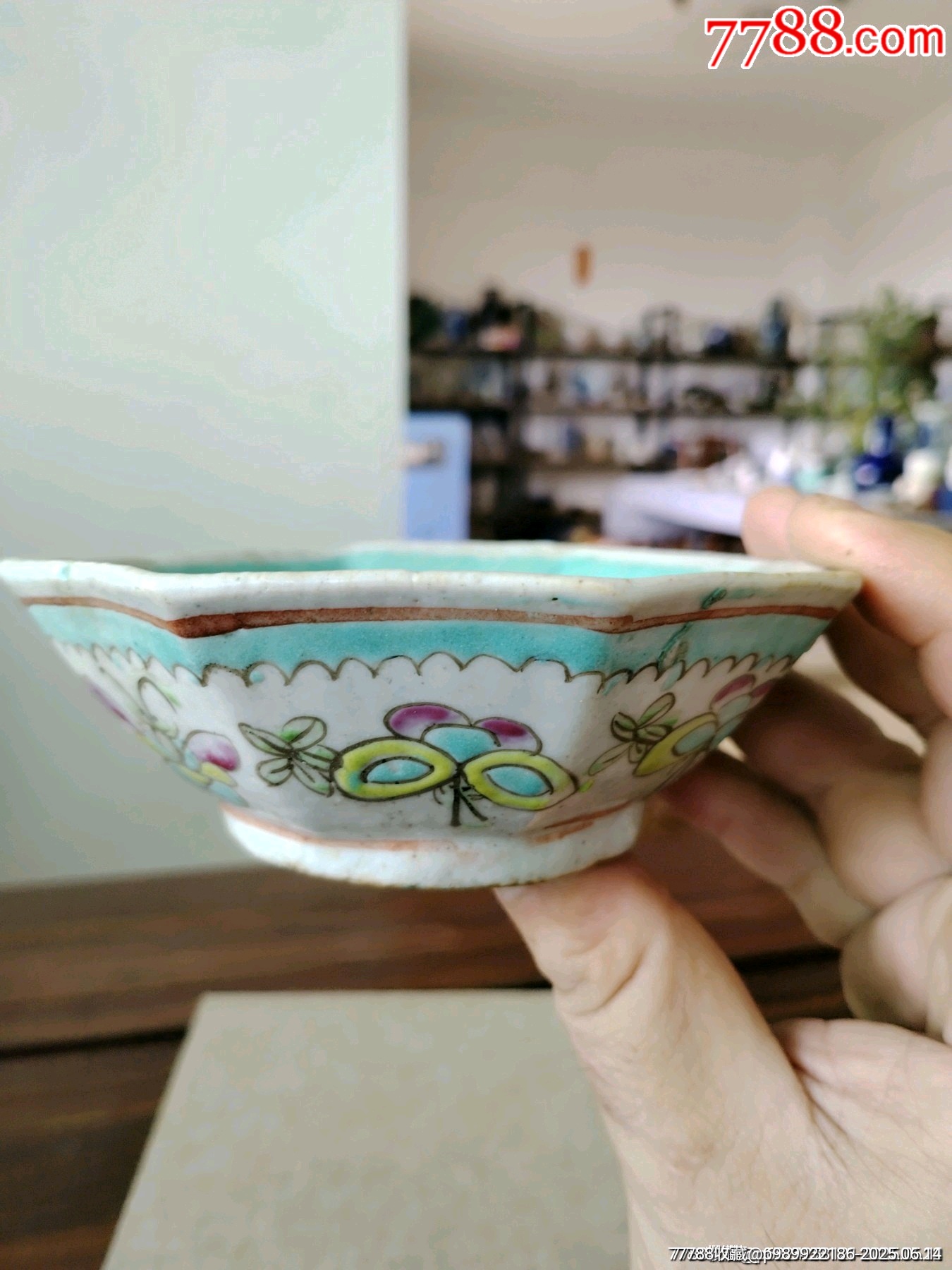 （全品）晚清同治粉彩八方蝴蝶貢碗品相全品，圖二口沿天然小縮釉，表面有綠彩的尺寸直_價格127元_第1張_