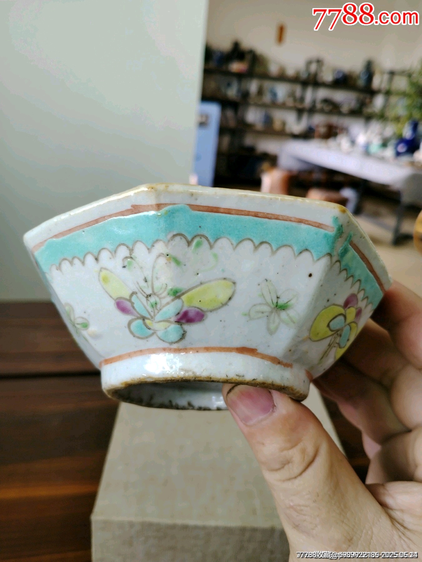 （全品）晚清同治粉彩八方蝴蝶貢碗品相全品，圖二口沿天然小縮釉，表面有綠彩的尺寸直_價格127元_第4張_