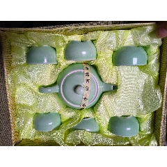 青瓷茶壺一套（沒使用過，強調杯底不是杯身裂，是釉裂）