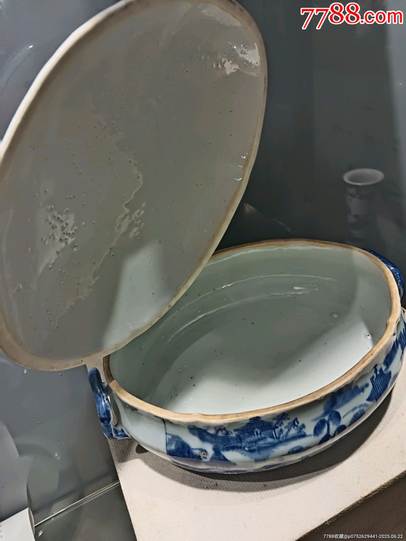 細(xì)路清乾隆青花山水圖蓋盒_價(jià)格7073元_第7張_