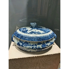 細(xì)路清乾隆青花山水圖蓋盒(zc41691218)