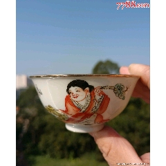（全品）民國粉彩人物茶圓主人杯，包老包真品相如圖全品尺寸直徑9.3cm高4.6c