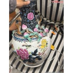 七八十年代老彩繪描金堆塑壽桃花鳥(niǎo)天球瓶，完整，工藝精美，如圖所見(jiàn)發(fā)貨