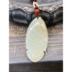 純天然和田玉糖料魚(yú)掛件