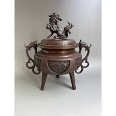 铜鎏金狮子香炉 首尔三星博物馆展出镀金青铜狮子长柄香炉图片素材-新媒体用图设计素材
