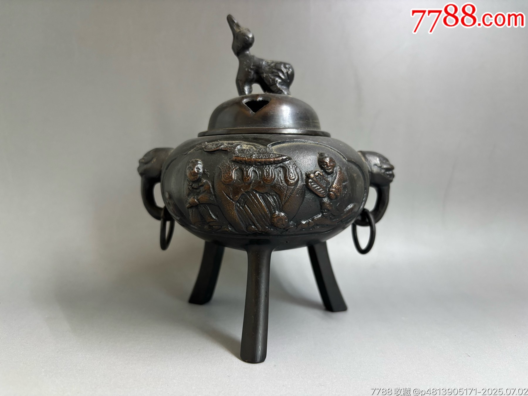 日本古铜制麒麟香炉，双环兽耳人物浮雕，三足设计，有使用痕迹