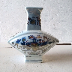 乾隆款粉彩瓶尊