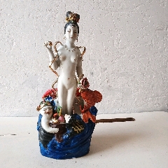 粉彩雕塑人物