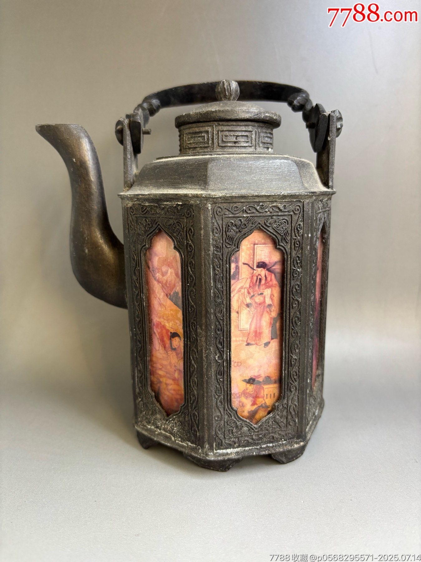 八面开窗锡提梁壶，潮邑永顺老店作品。满工全品，用料厚重，纹饰极繁