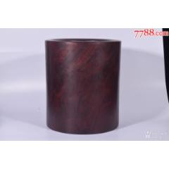 紫檀木笔筒。品相完美，做工精致，木纹清晰，完整漂亮，尺寸如图