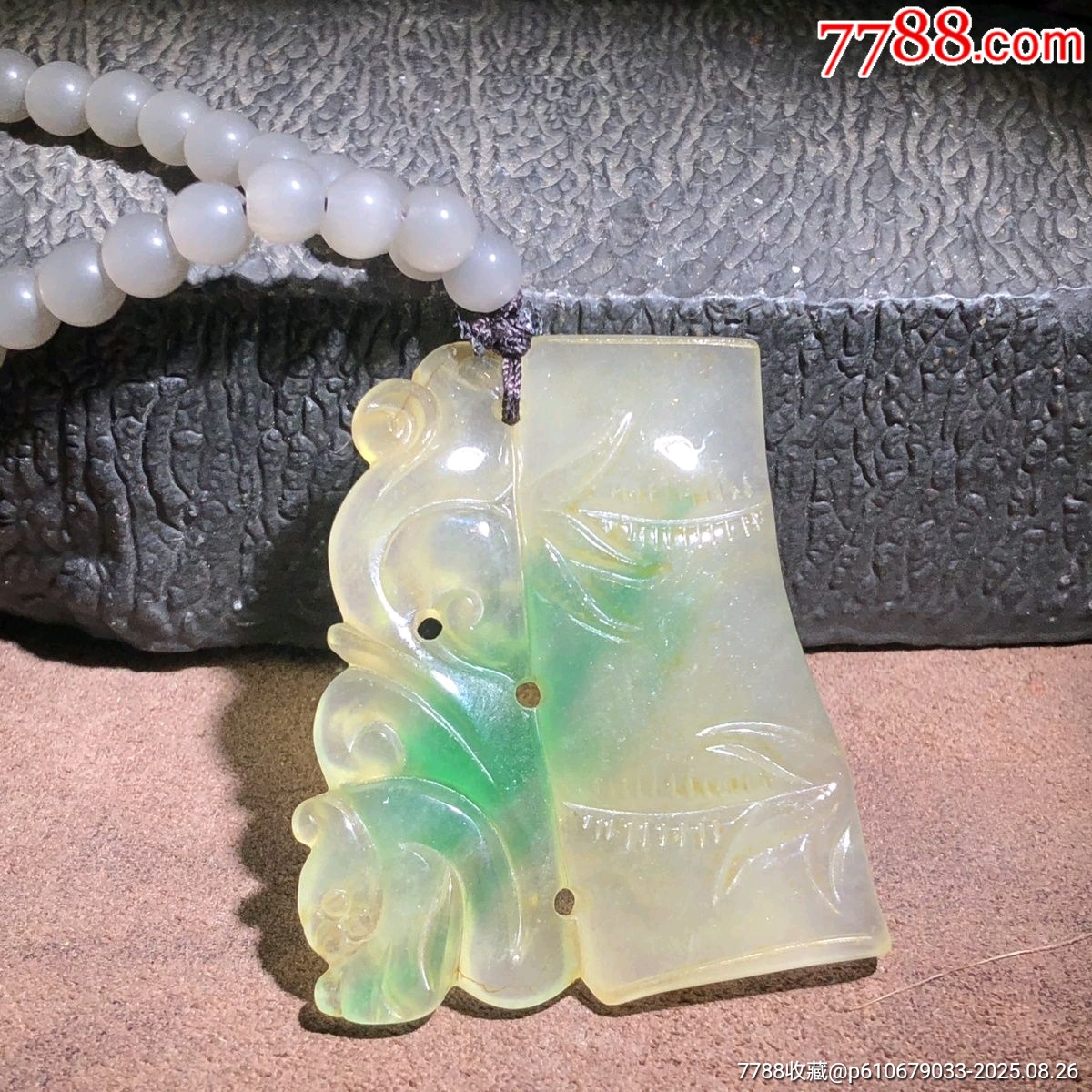 清代冰種飄花翡翠_價(jià)格360元_第1張_