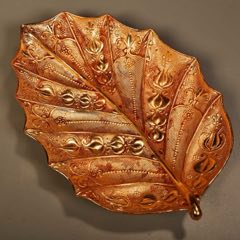 珍品旧藏收高浮雕錾刻工艺鎏金树叶盘子碟子工艺精湛款式精美重180克高