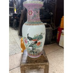 五六七老景德鎮粉彩鳳凰牡丹花瓶，畫功精湛，完整，如圖所見發貨
