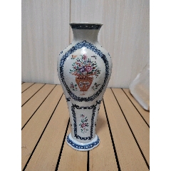 清乾隆青花開窗粉彩花卉紋海棠瓶_彩繪瓷/彩瓷_￥1,196